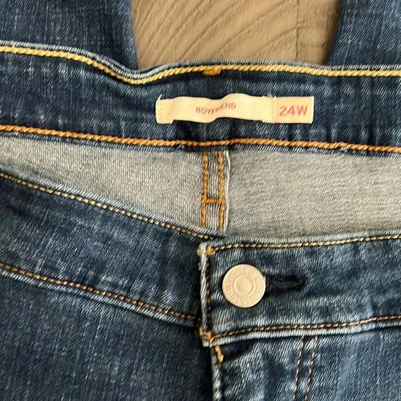 Levi’s Women’s Mid Rise Relaxed Tapered Leg Boyfriend Denim Jeans - Size 24W New - Picture 4 of 12